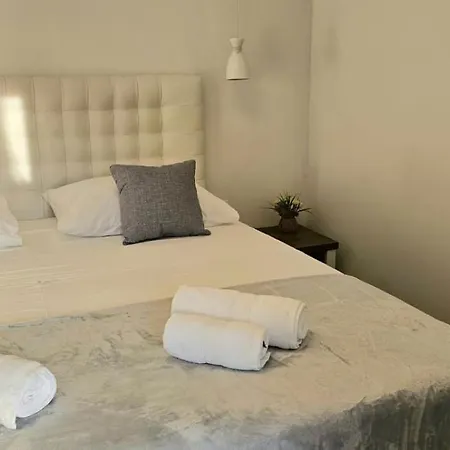 度假居 House Stela